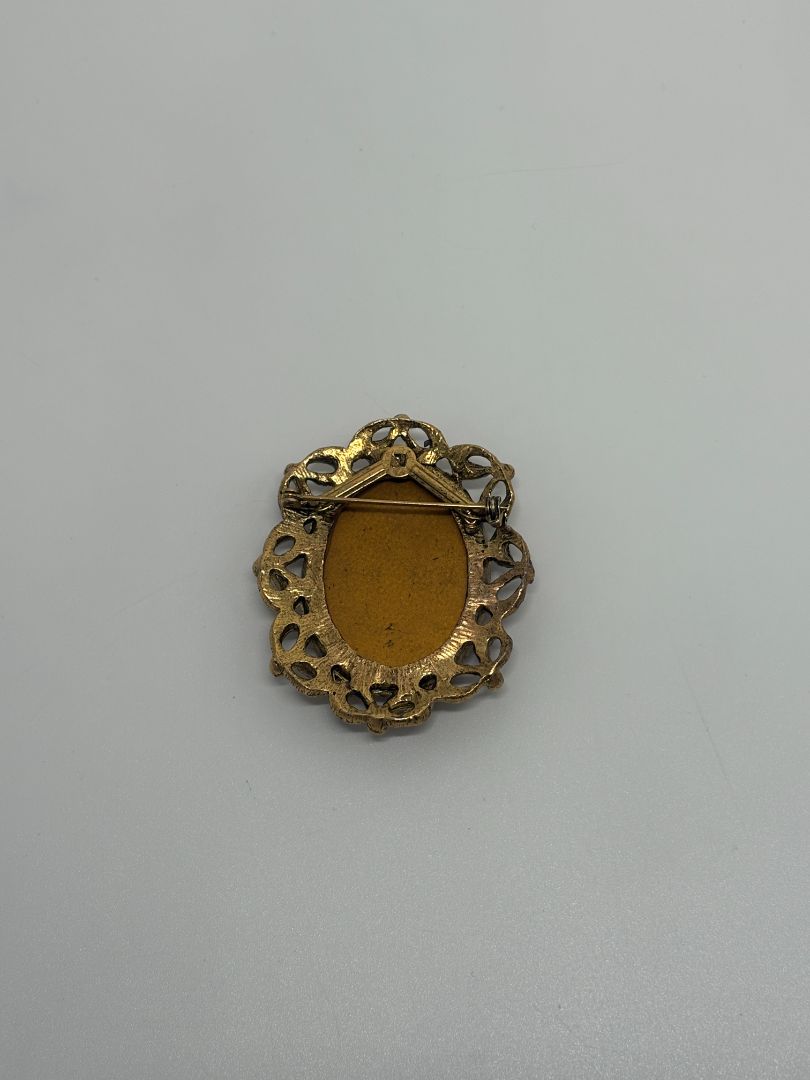 Gold-Tone Vintage 1950s/1960s Victorian Revival Filigree Brooch Pin