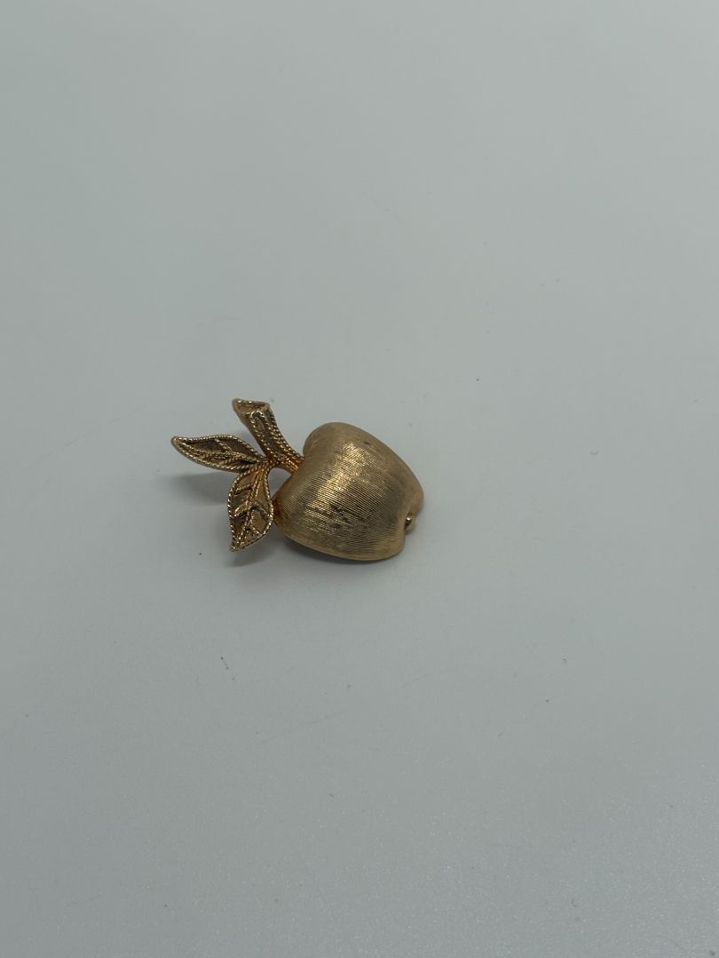 Avon Gold-Tone Vintage 1974 Gilded Apple Brooch Pin