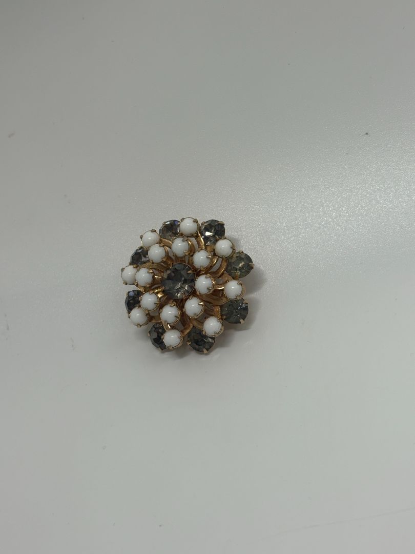 Gold/White Vintage Starburst Rhinestone 1950s/1960s Brooch Pin