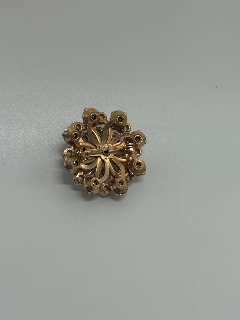 Gold/White Vintage Starburst Rhinestone 1950s/1960s Brooch Pin