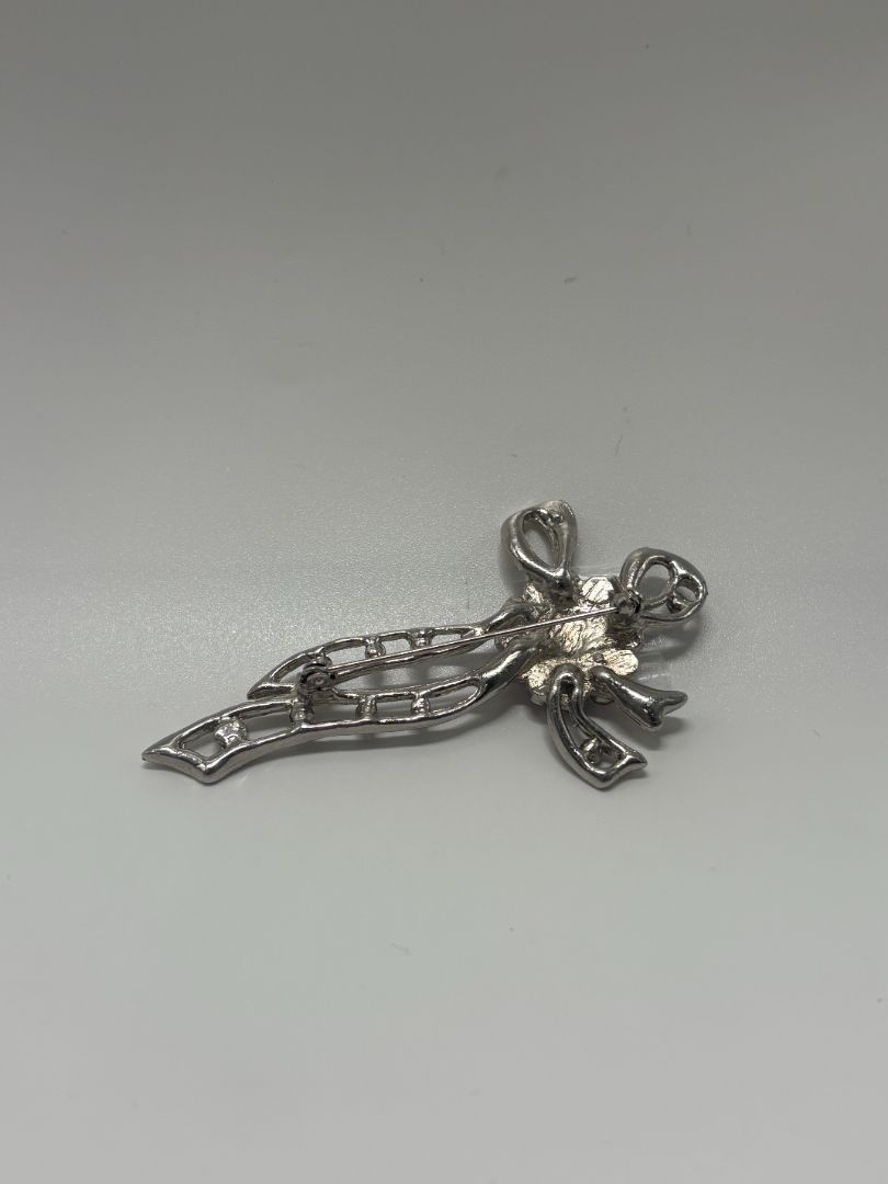 Silver/Purple Vintage Ribbon Bow 1950s/1960s Silver-Tone Brooch Pin