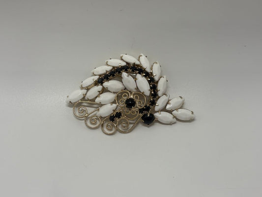 Gold-Tone Vintage 1960 Filigree Cabochon Mid Century Brooch Pin