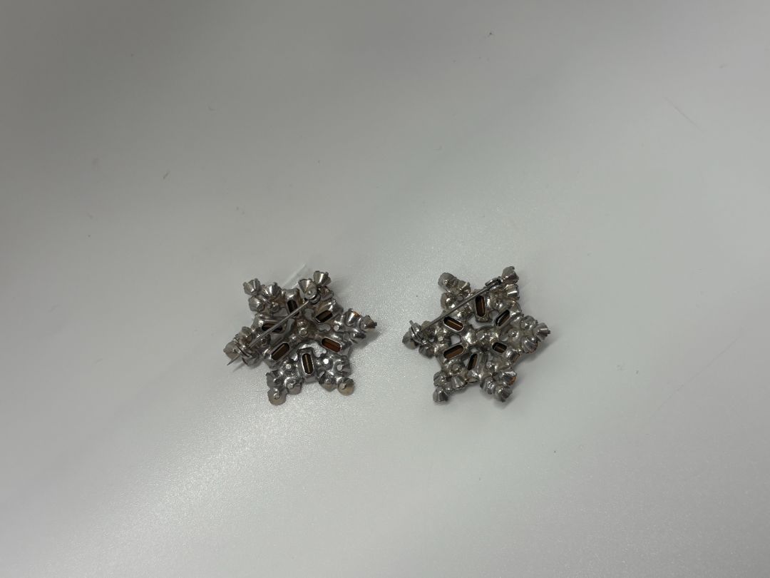 Silver-Tone Vintage 1950s Mid Century Rhinestone Snowflake Scatter Brooch Pin Set