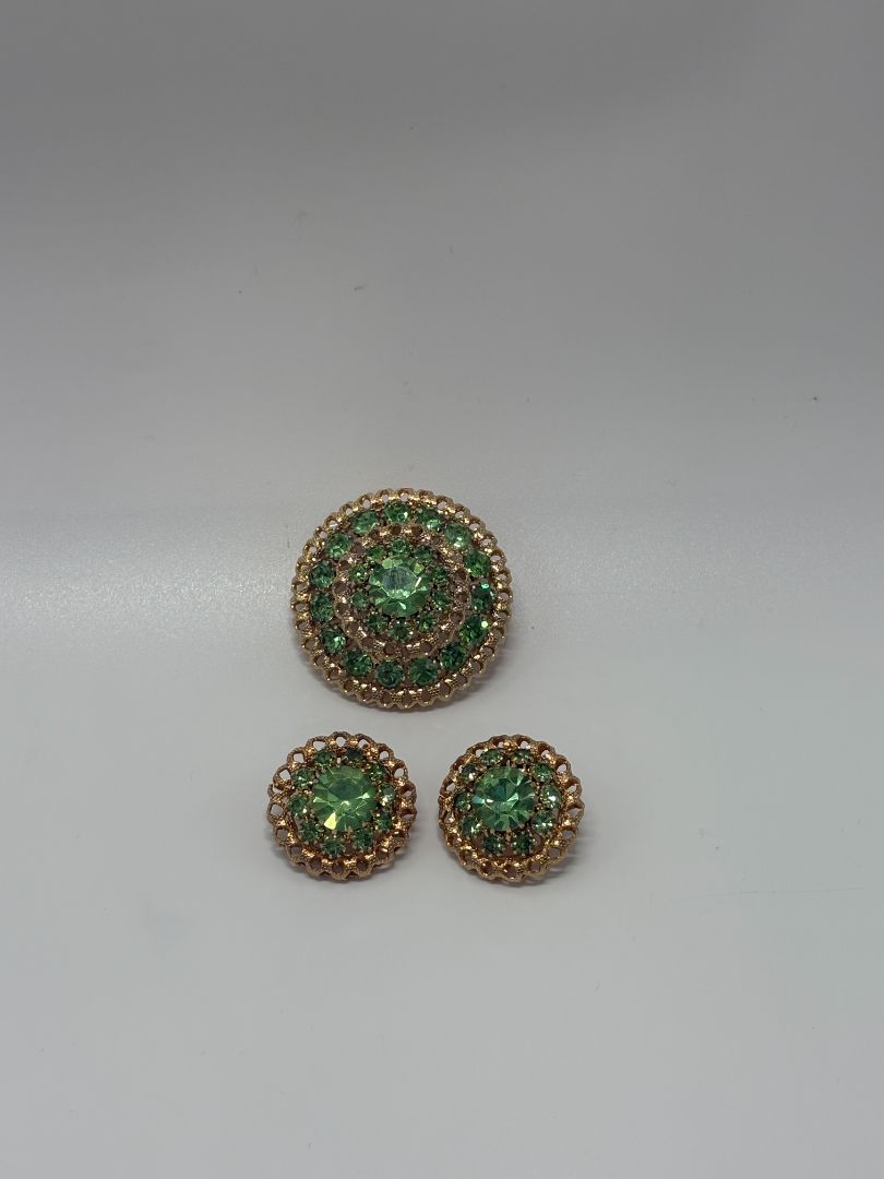 Gold/Green Vintage Mid-Century 1950s/1960s Domed Concentric Halo Brooch & Earrings Set