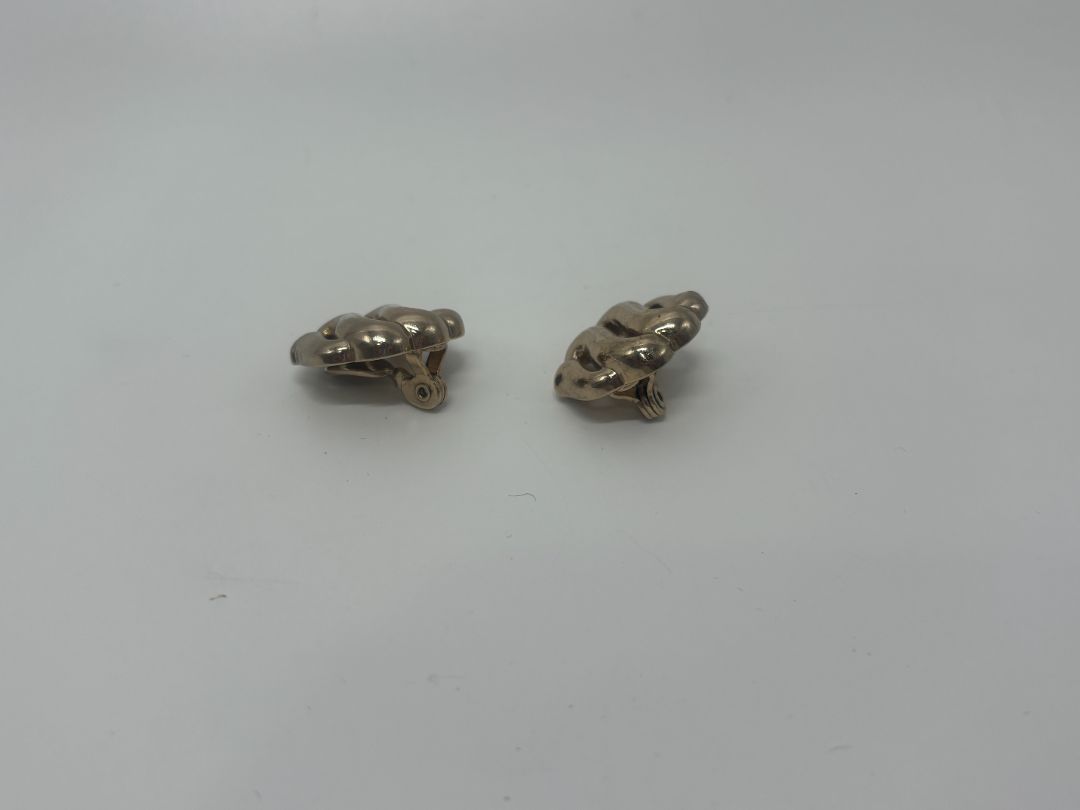 Monet Silver Vintage 1980s Openwork Swirl Clip On Earrings