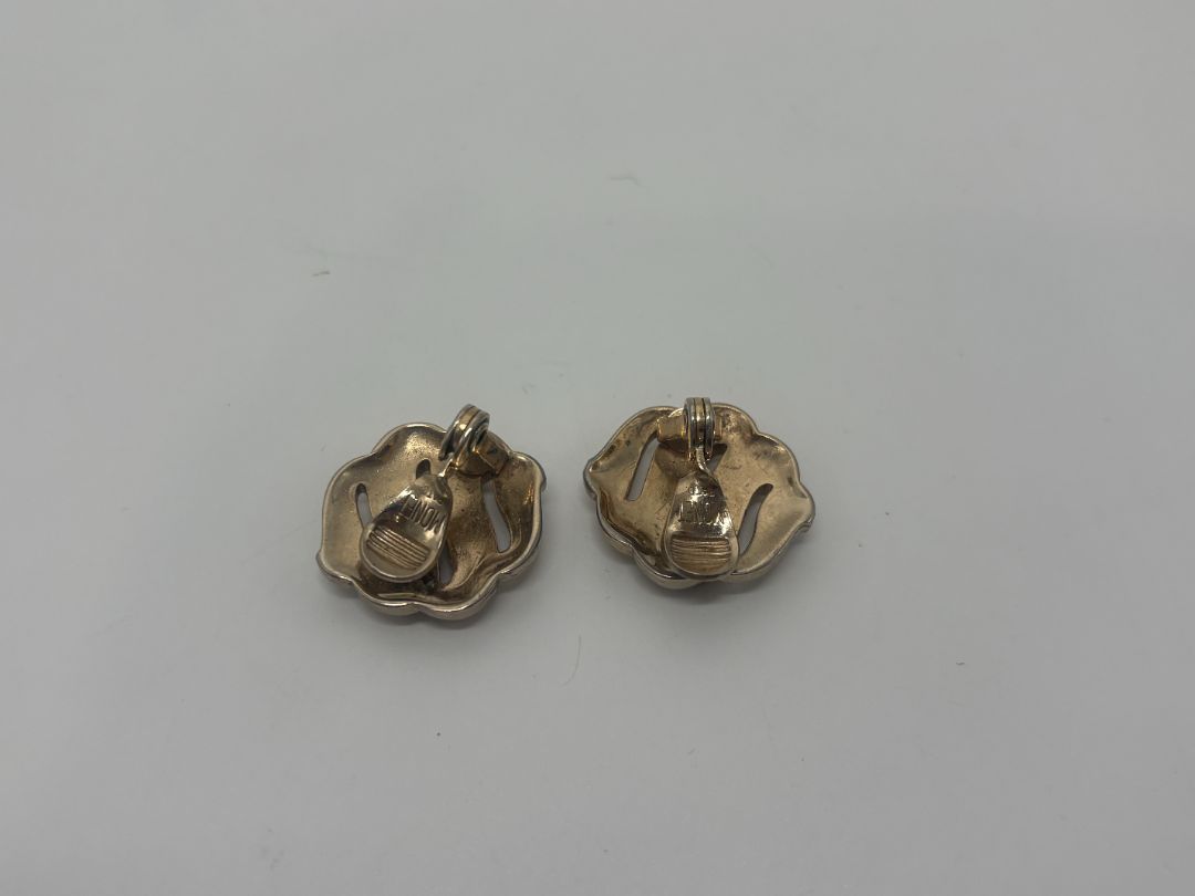 Monet Silver Vintage 1980s Openwork Swirl Clip On Earrings