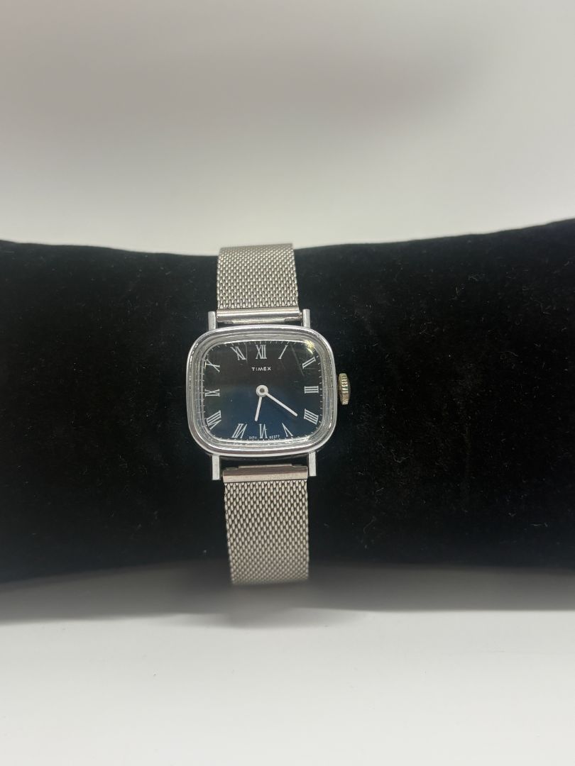 Timex Vintage 1970s Silver-Tone Cushion Case Watch
