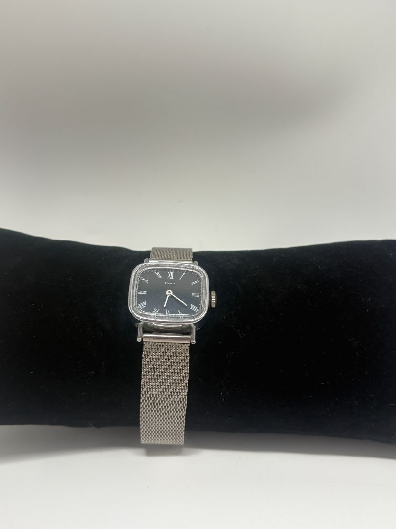 Timex Vintage 1970s Silver-Tone Cushion Case Watch