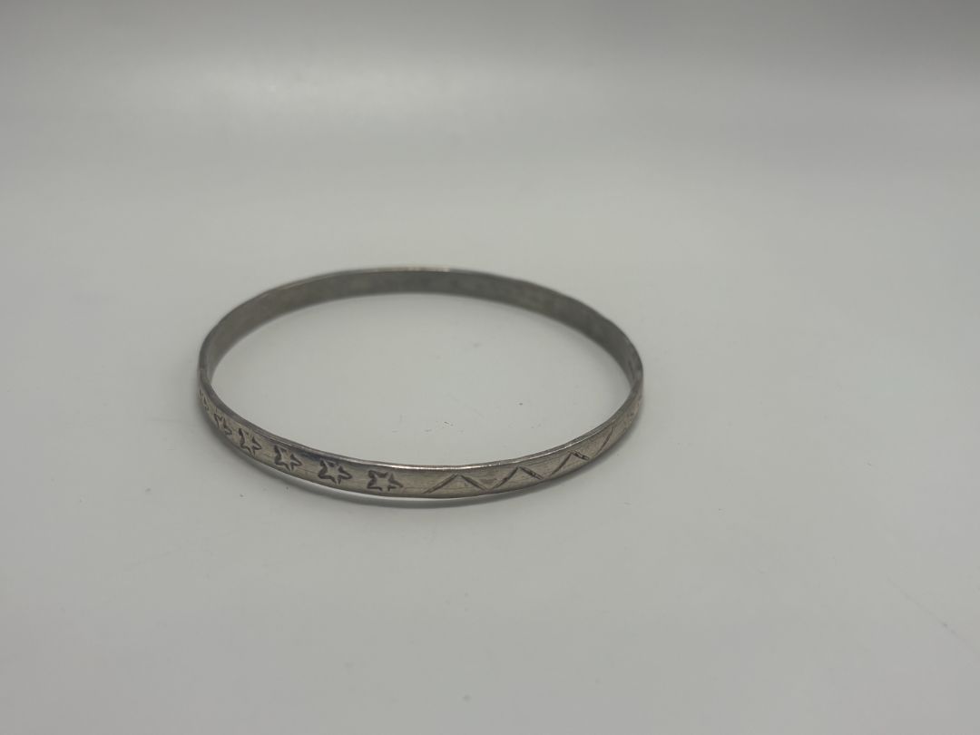 Vintage 1970s/1980s Sterling Silver Stamped Stars & Geometric Bangle Bracelet