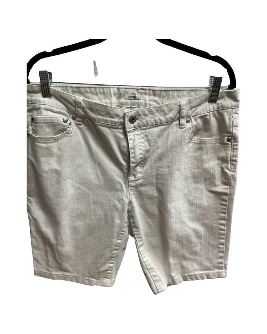 Liz & Co White Jean Stretch Shorts