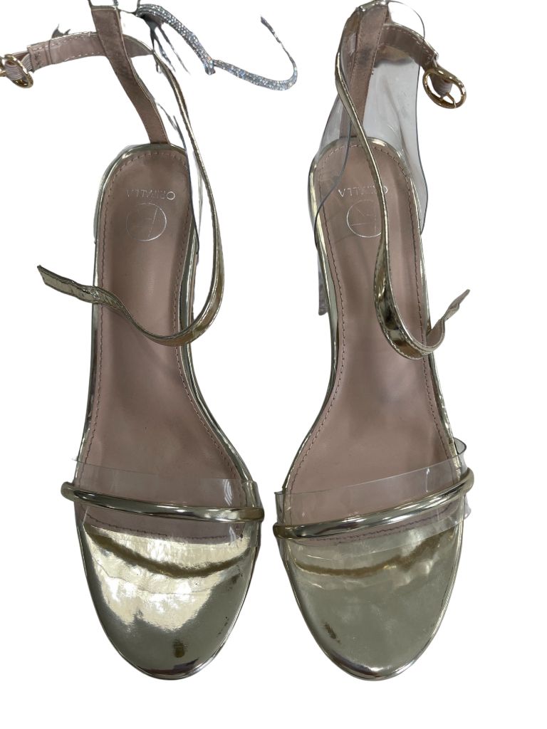 Oriplalla Gold Accent Clear Chunky Heels