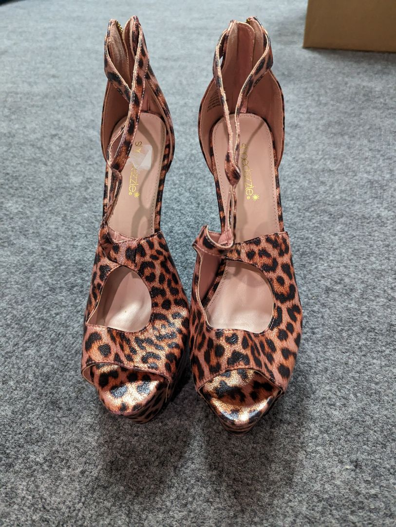 Shoedazzle Pink Leopard Platform Heels