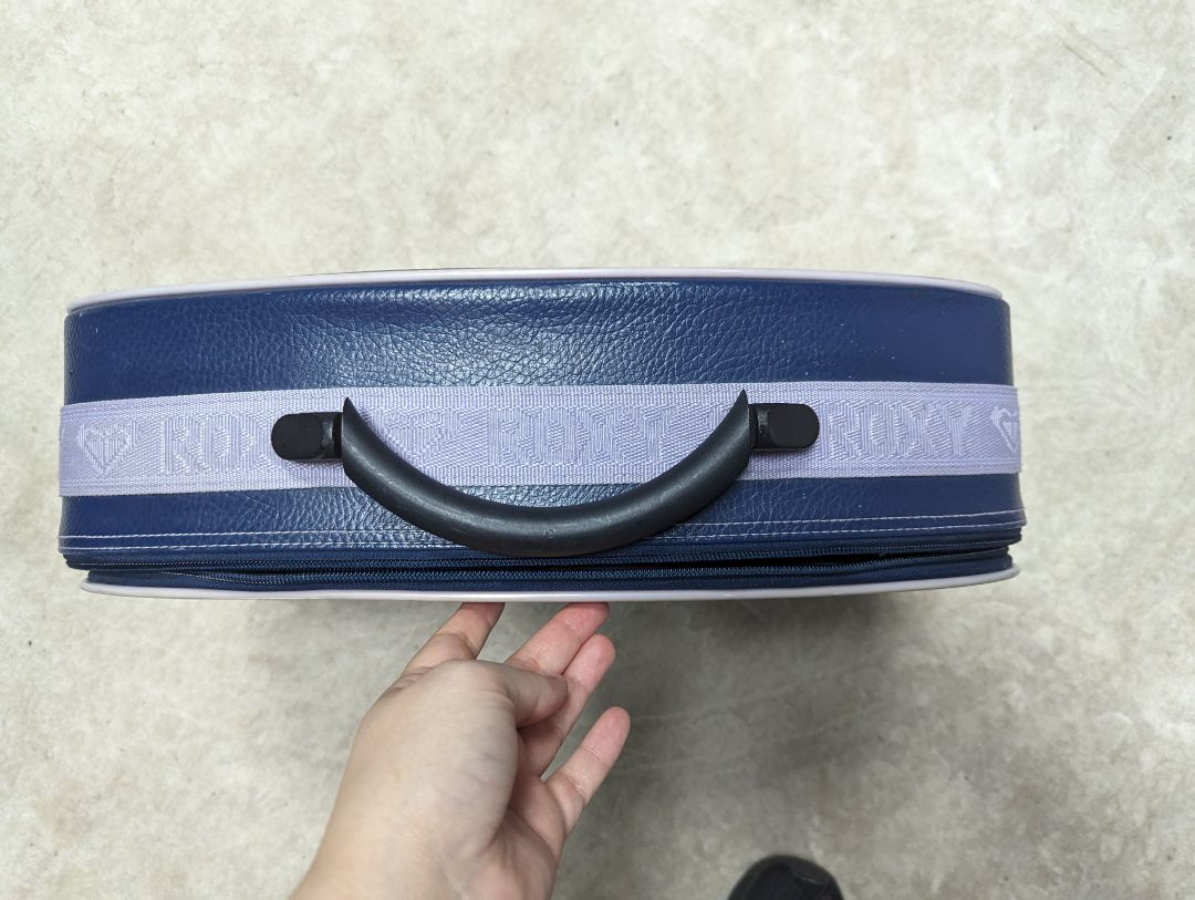 Roxy Vintage Blue and Purple Plastic Lined Suitcase