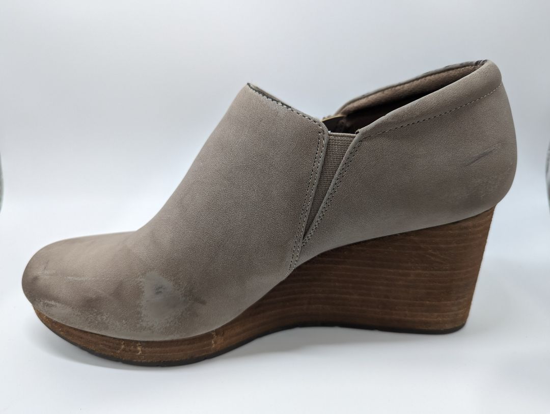 Dr. Scholls Taupe Suede Wedges