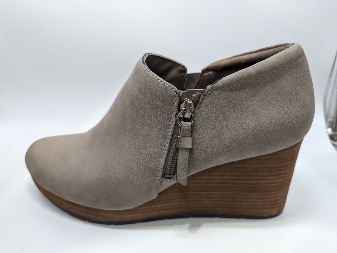 Dr. Scholls Taupe Suede Wedges