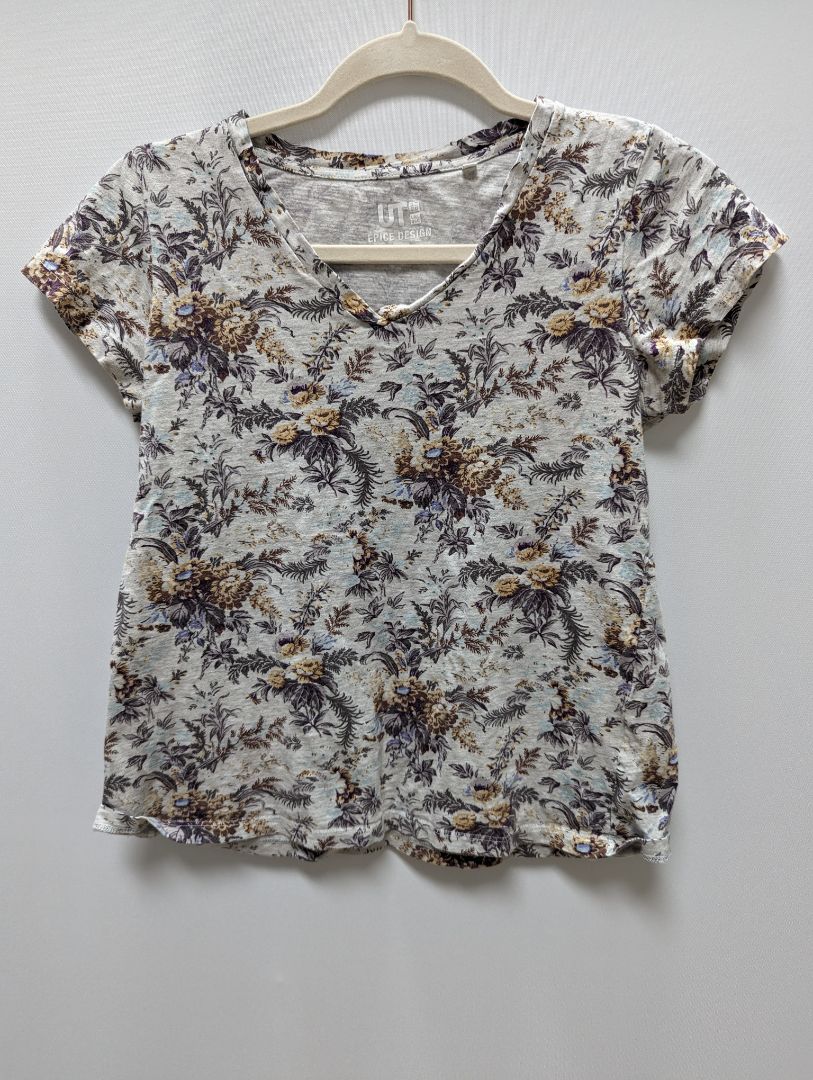 Uniqlo Grey, Purple, Orange Floral Patterned Tee