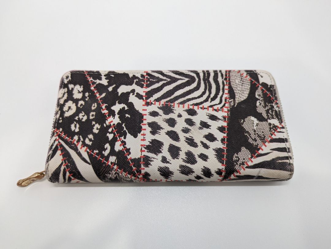 Black/White/Red Stitched Patterned Zippered Wallet