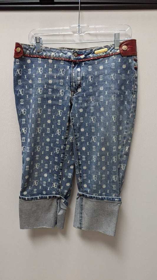 Apple Bottoms Vintage Light Wash Capri Jeans