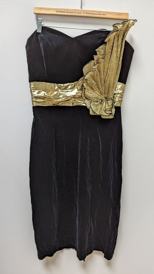 Dave & Johnny Black/Gold Velvet Formal Dress