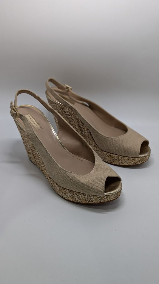 Tahari Cream/Gold Metallic "Taylor" Wedges