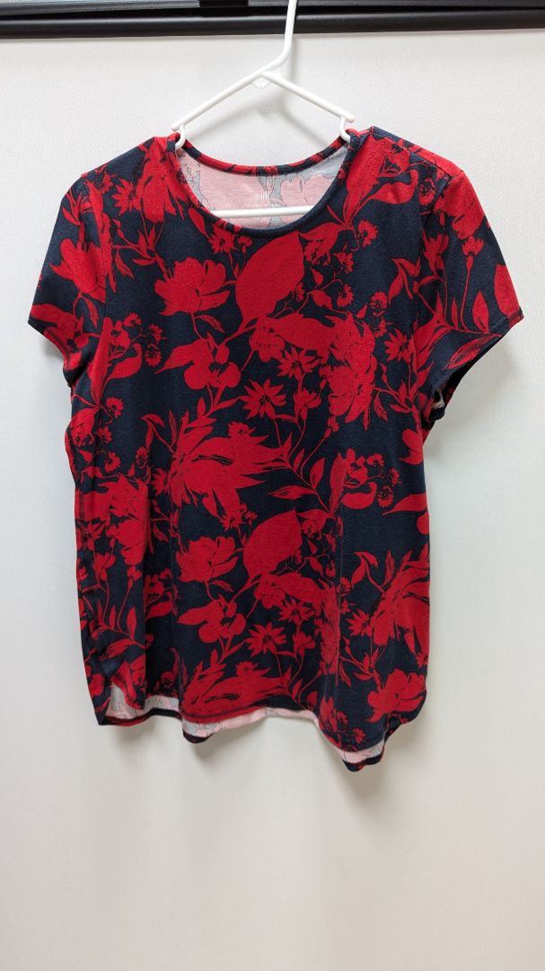 J.Jill Navy/Red Floral "Progress Shirttail" Tee