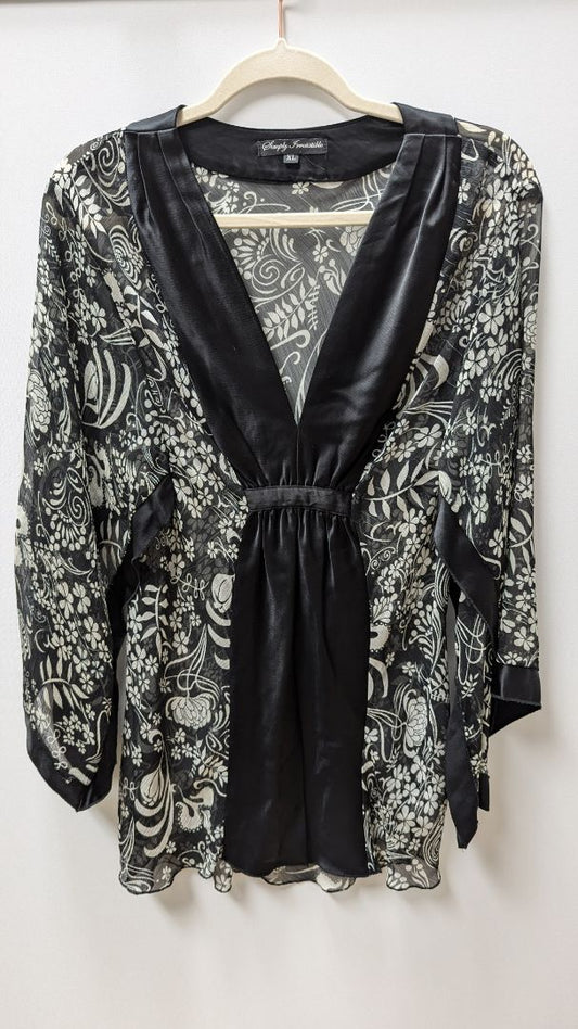 Simply Irresistible Black/White Floral Kimono Blouse