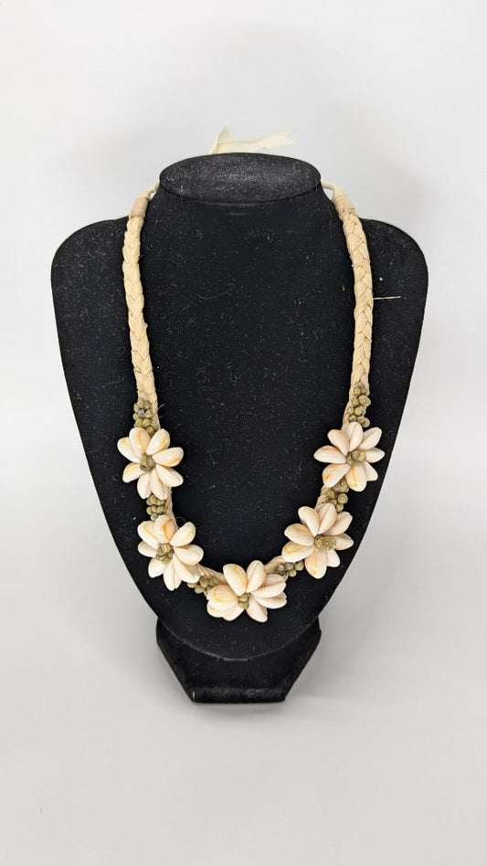 Light Tan Shell Flower Woven Necklace