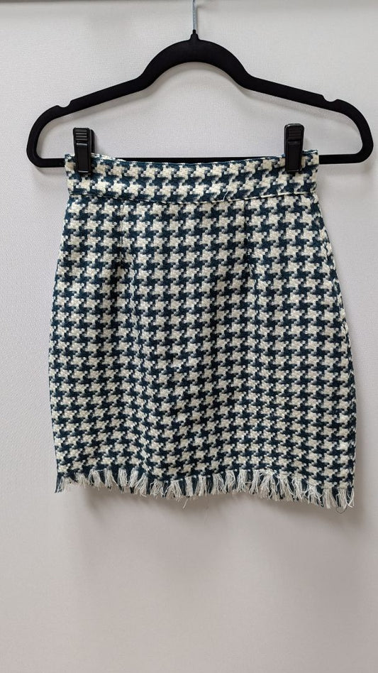 LA BELLE Fashions Dark Green/Ivory Houndstooth Pencil Skirt