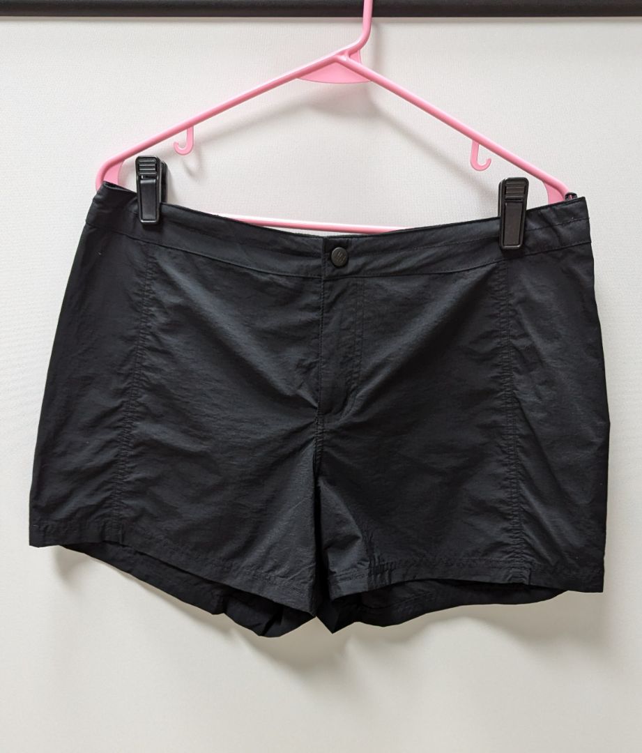 Columbia Black Nylon Active Shorts