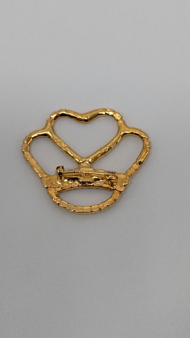 Gold/White Vintage Heart Crown Brooch Pin