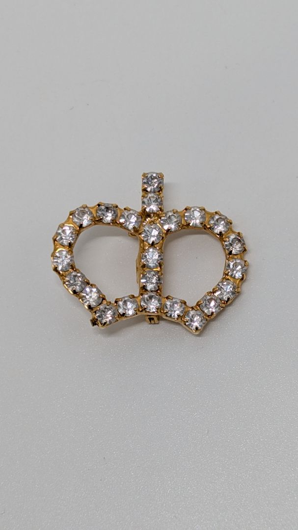 Gold/White Vintage Rounded Crown Brooch Pin