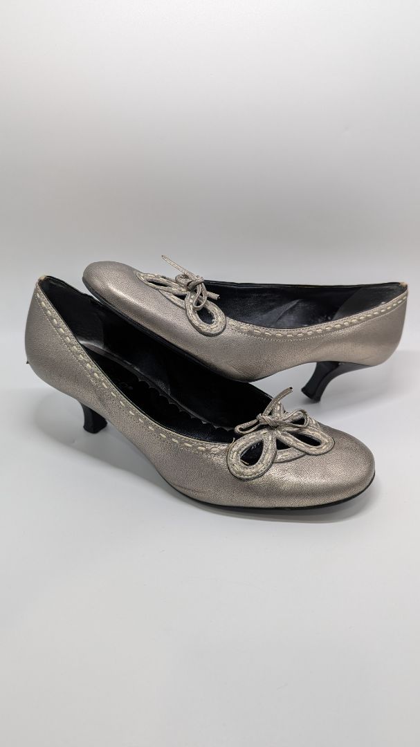 Franco Sarto Grey Leather Kitten Heels