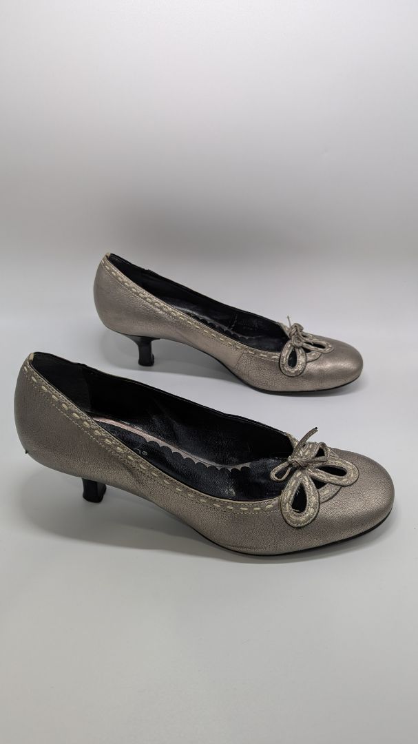 Franco Sarto Grey Leather Kitten Heels