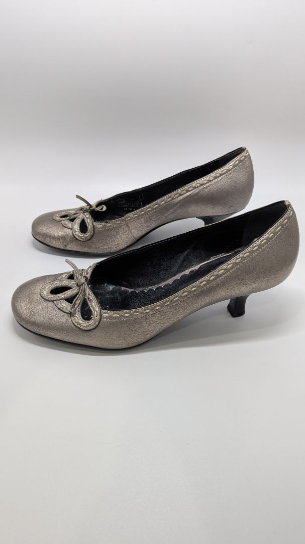 Franco Sarto Grey Leather Kitten Heels