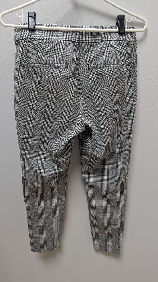 Old Navy Black/White Plaid High-Rise Pixie Skinny Pants