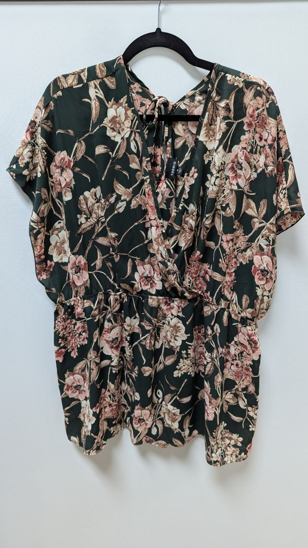 Torrid Dark Green/Pink Floral Faux-Wrap Blouse
