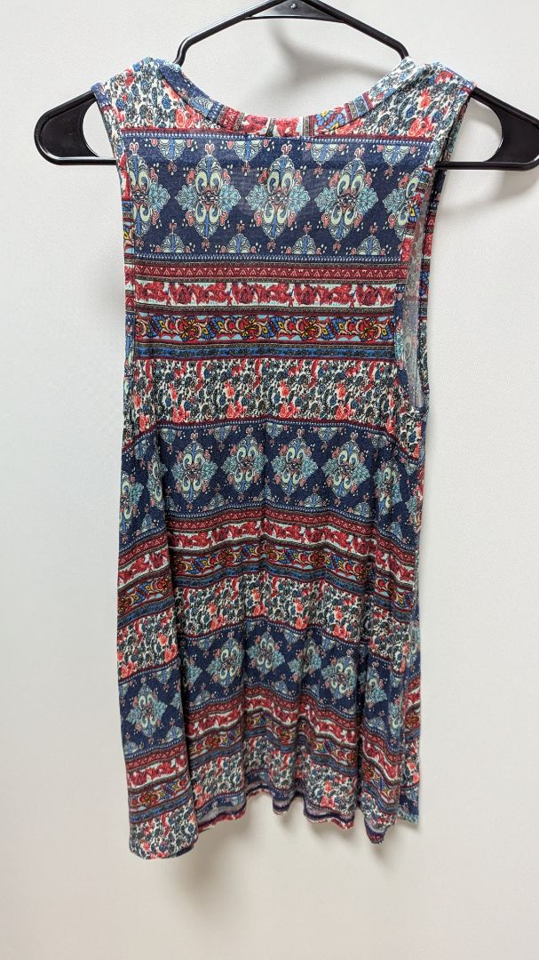 by & by Navy/Red Patterned Knit Tunic Tank