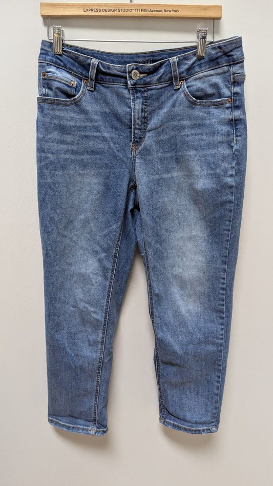 Time and Tru Light Wash Straight Jeans