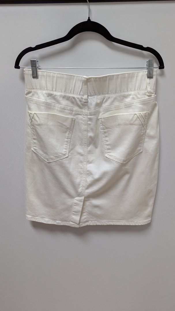 APT. 9 White 2-Button Denim Skirt