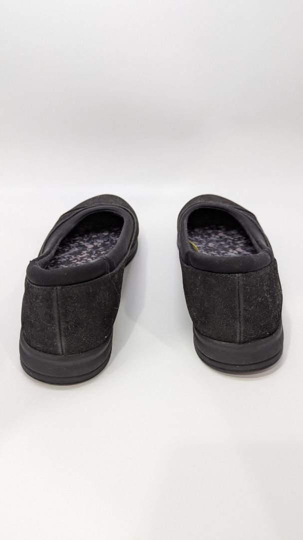 Clarks Black Breeze Ayla Round Toe Flats