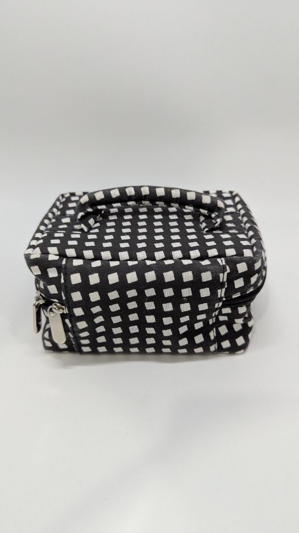 In Chic Black/White Printed Zippered Travel Pouch