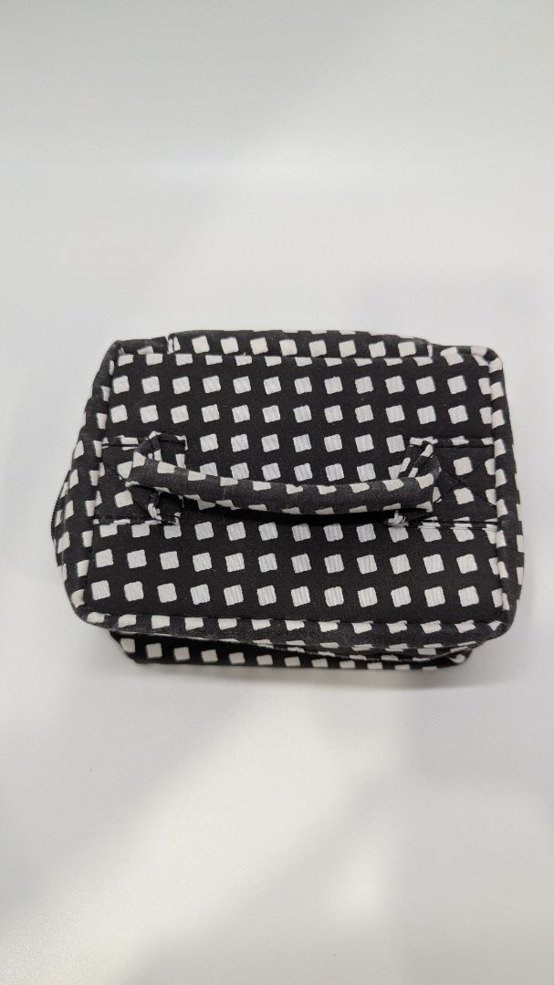 In Chic Black/White Printed Zippered Travel Pouch