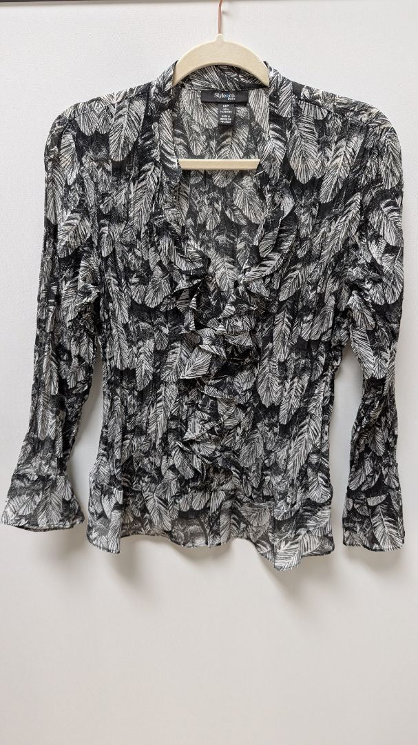Style & Co Black/White Feather Print Pleated Blouse