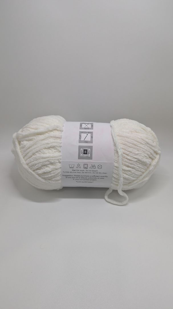 Big Twist Winter White Cuddle Super Bulky Yarn
