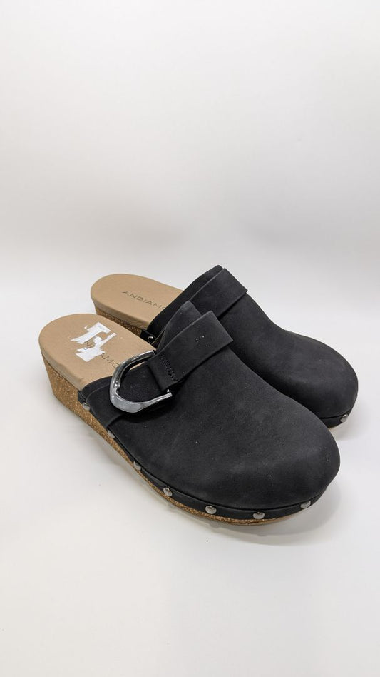 ANDIAMO Black/Tan Cork Clog Wedges