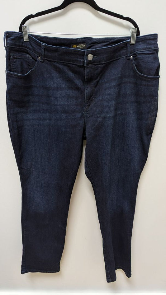 Lee Dark Wash "Relaxed Fit" Mid-Rise Straight Jeans