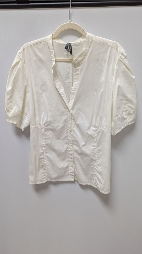 Old Navy White Short-Sleeve Button-Down Blouse