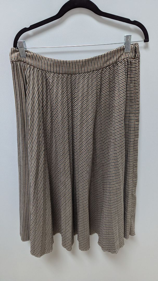 Alex Marie Brown Houndstooth Thick Pleated Skirt