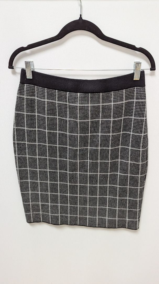 White House Black Market Black/White Square Print Pencil Skirt