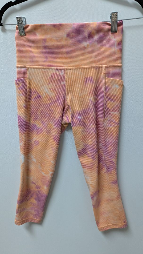 ATHLETA Peach Tie-Dye Salutation Stash Pocket Capri Leggings